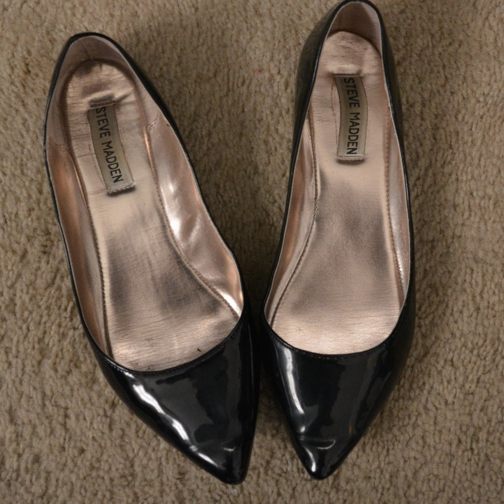 Steve Madden Black Pointed Toe Flats